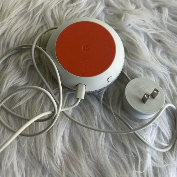 Google Home Mini - Picture 2 of 2
